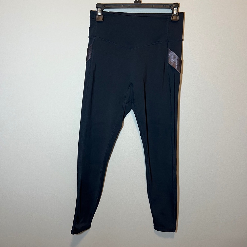 Buffbunny Women's Black High Waisted Pocket Leggings Metallic Accents Reflective